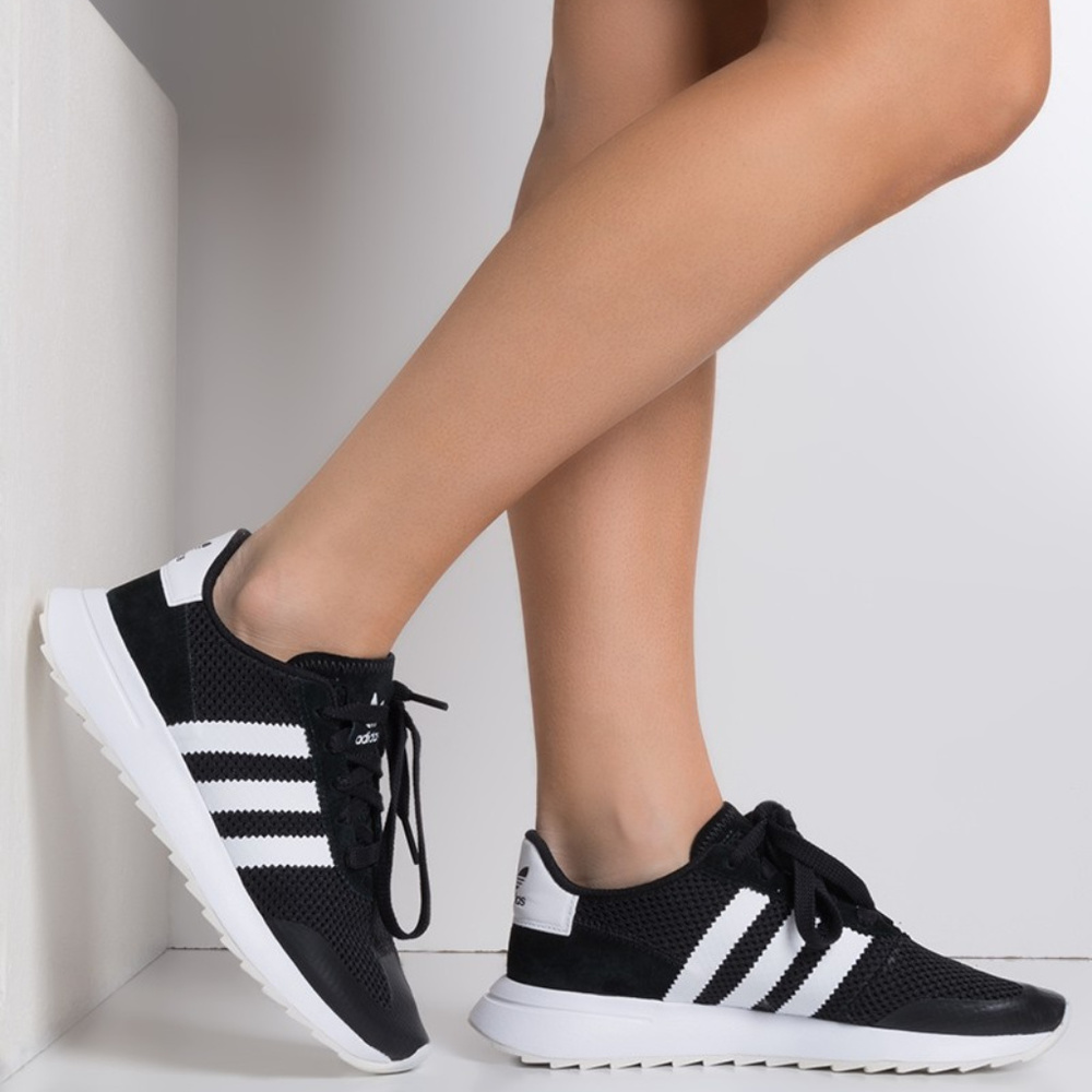 LAST ONE‼️ ADIDAS Originals Fashion Sneakers - Picture 3 of 8